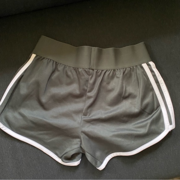 BNWT Adidas waist cinch shorts - Picture 3 of 3
